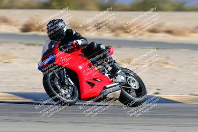 media/Jan-08-2022-SoCal Trackdays (Sat) [[1ec2777125]]/Turn 4 (1145am)/